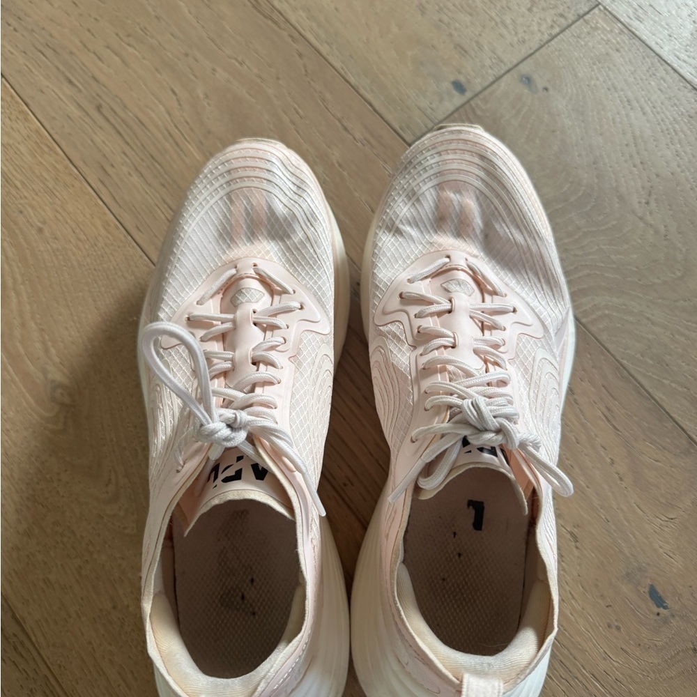 APL Streamline Womens Sneaker Size 7.5 - Picture 3 of 5